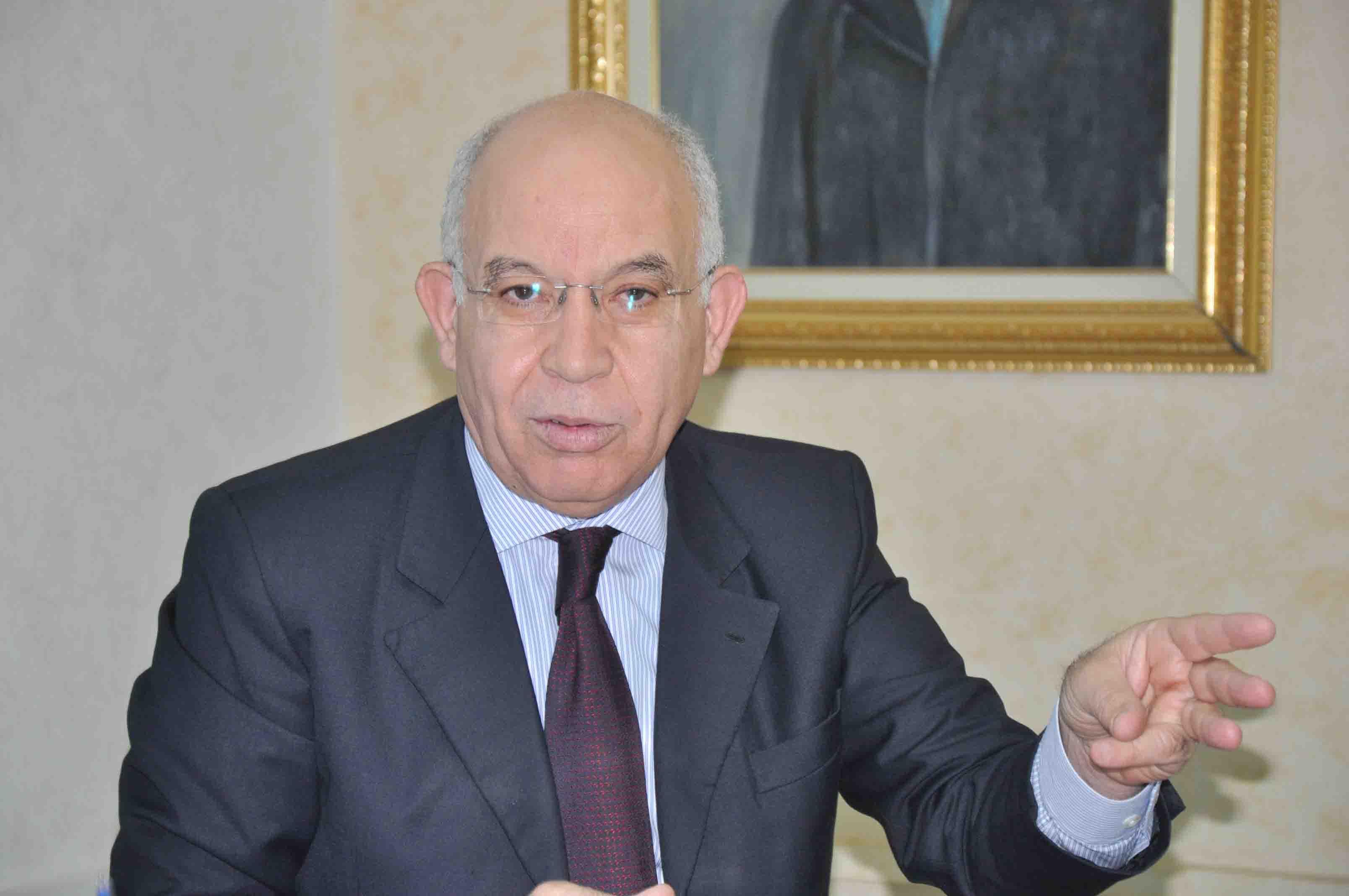 مشاهد أويحيى في المقبرة..رحابي يتأسف