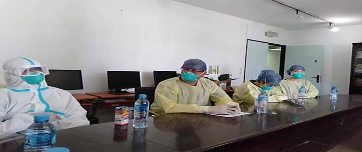 وفد الخبراء الصينيين بمستشفى عين الدفلى