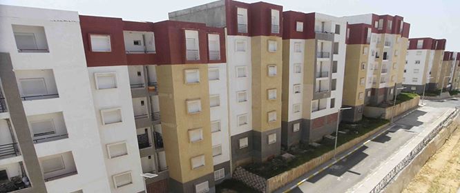 بلعريبي يدعو للالتزام بتسليم السكنات في آجالها