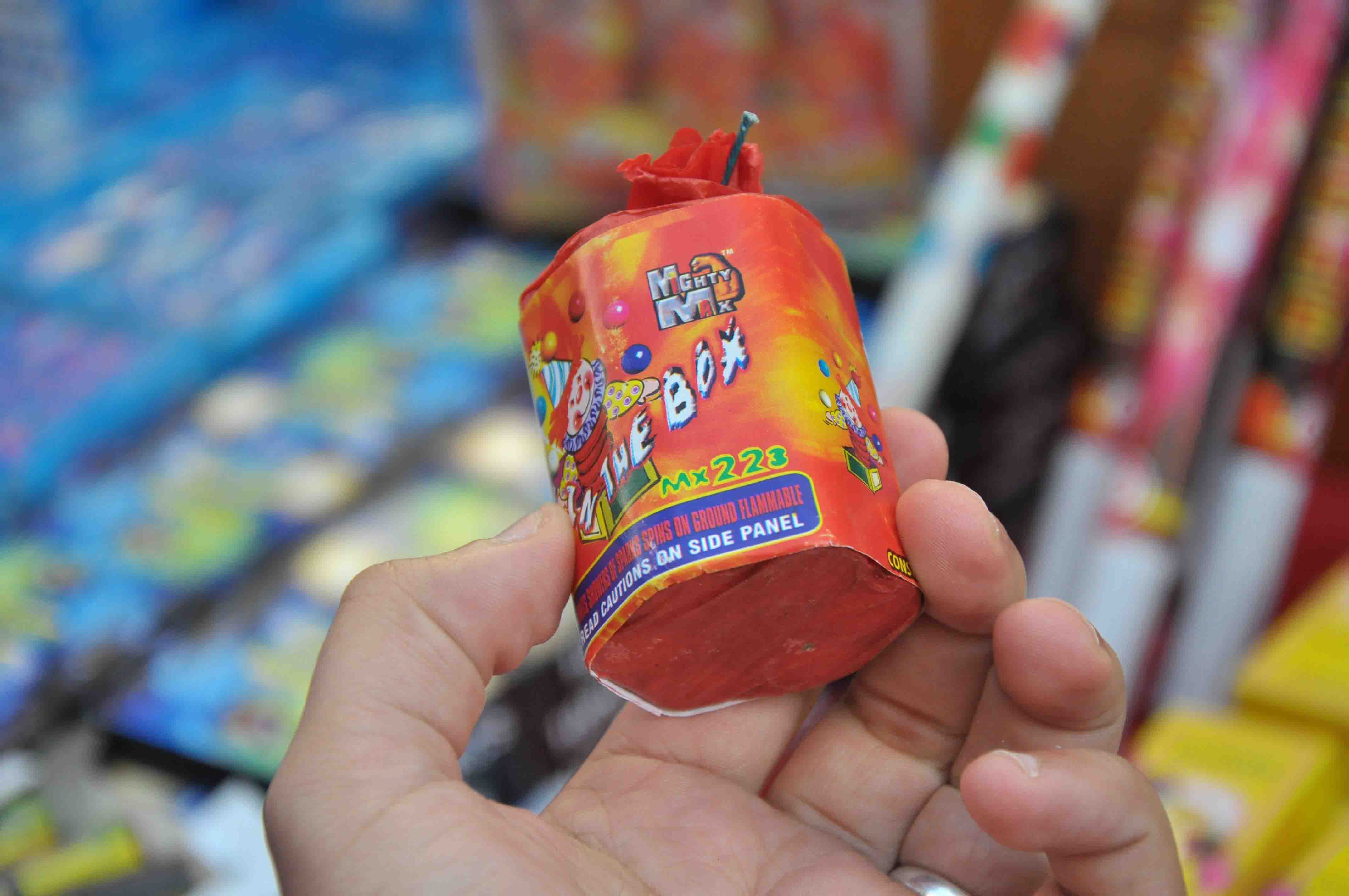 الأغواط: حجز 28 ألف وحدة من الألعاب النارية