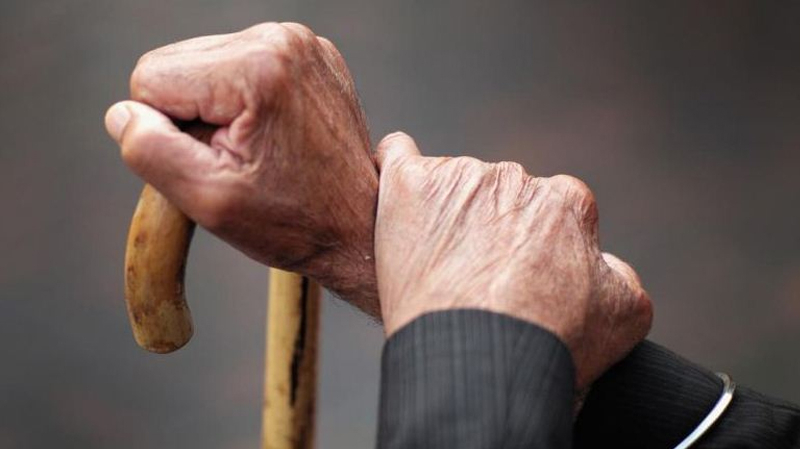 آلية للتبليغ عن سوء معاملة الأشخاص المسنين