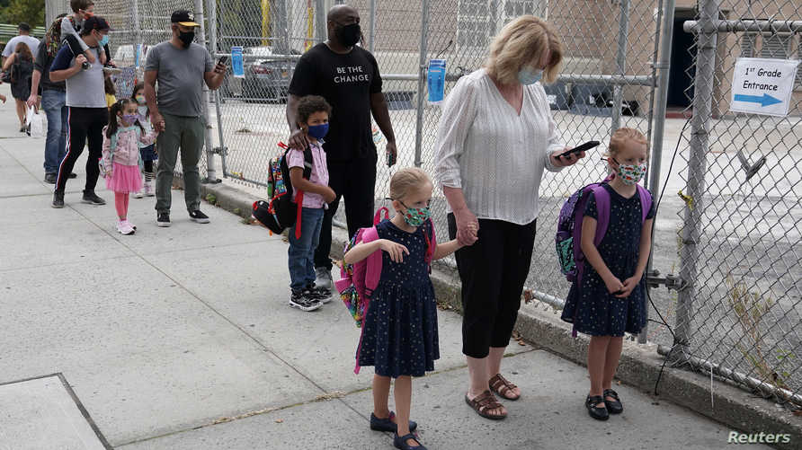 خبراء بريطانيون: فتح المدارس لن يؤدي لتفشي كورونا