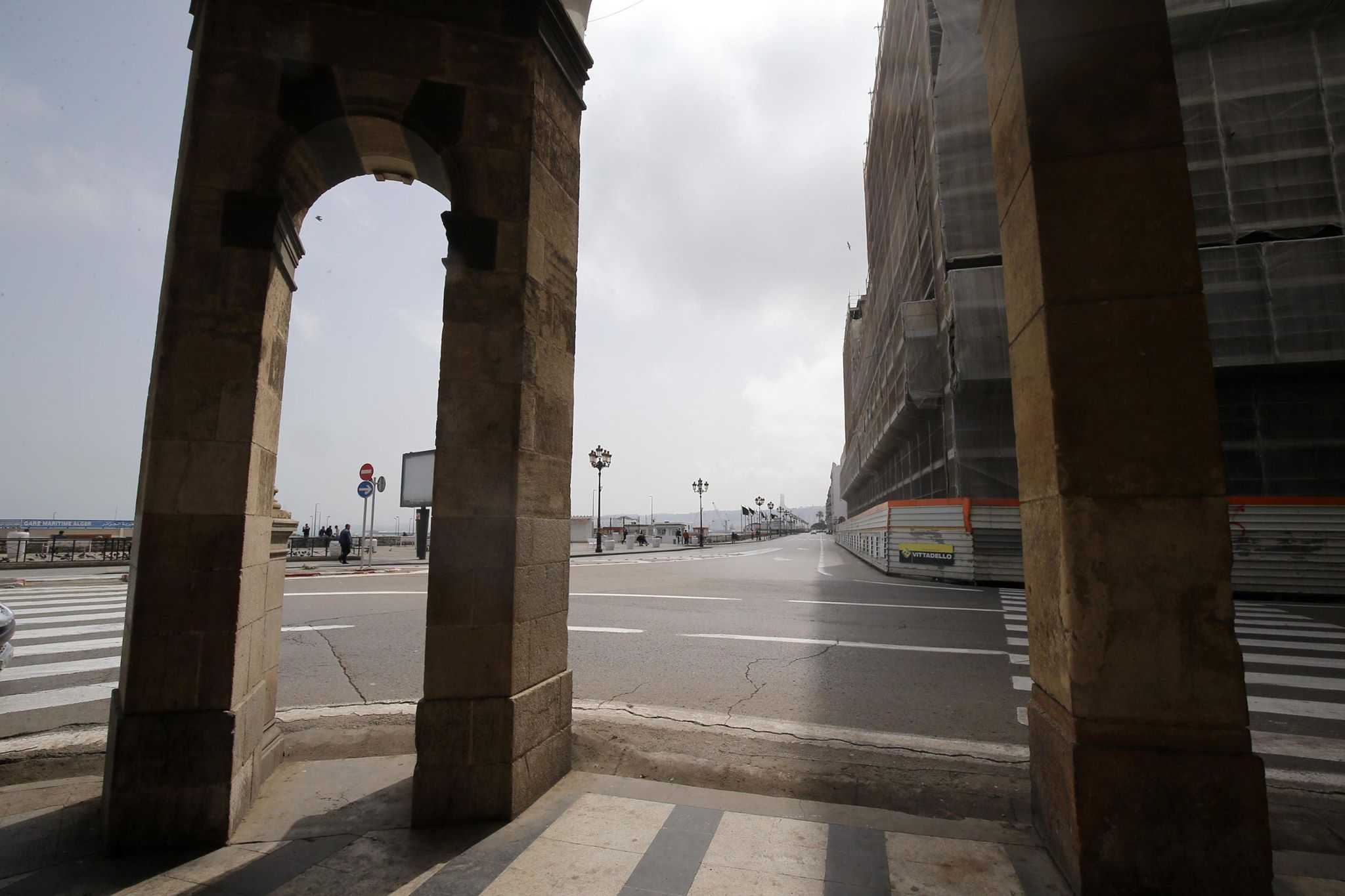 العاصمة: غلق أزيد من 13 ألف محل تجاري