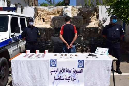 توقيف شخص بحوزته سلاح ومخدرات في سكيكدة