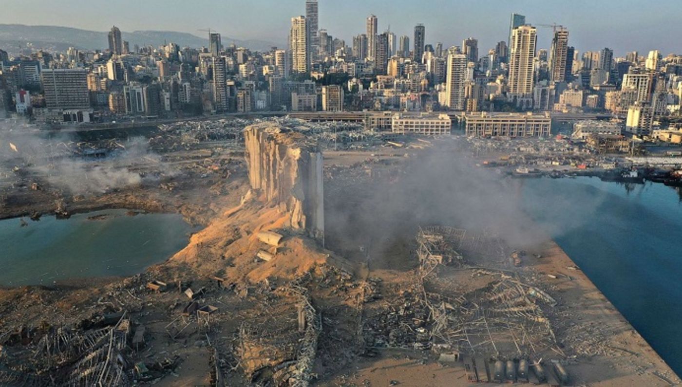 الجزائر ترسل باخرة محملة بمواد البناء إلى لبنان