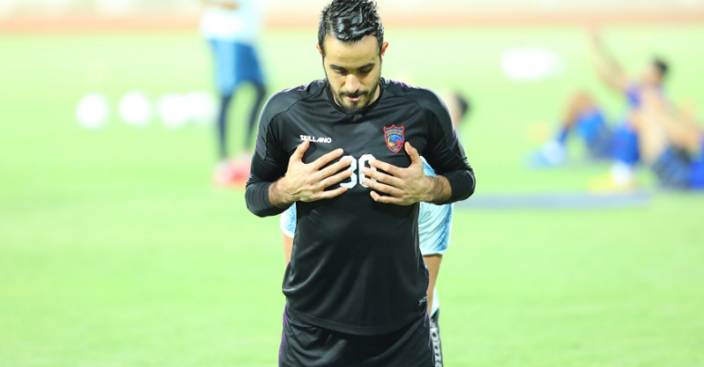 مليك عسلة يتعرض للشتم من لاعب أبها