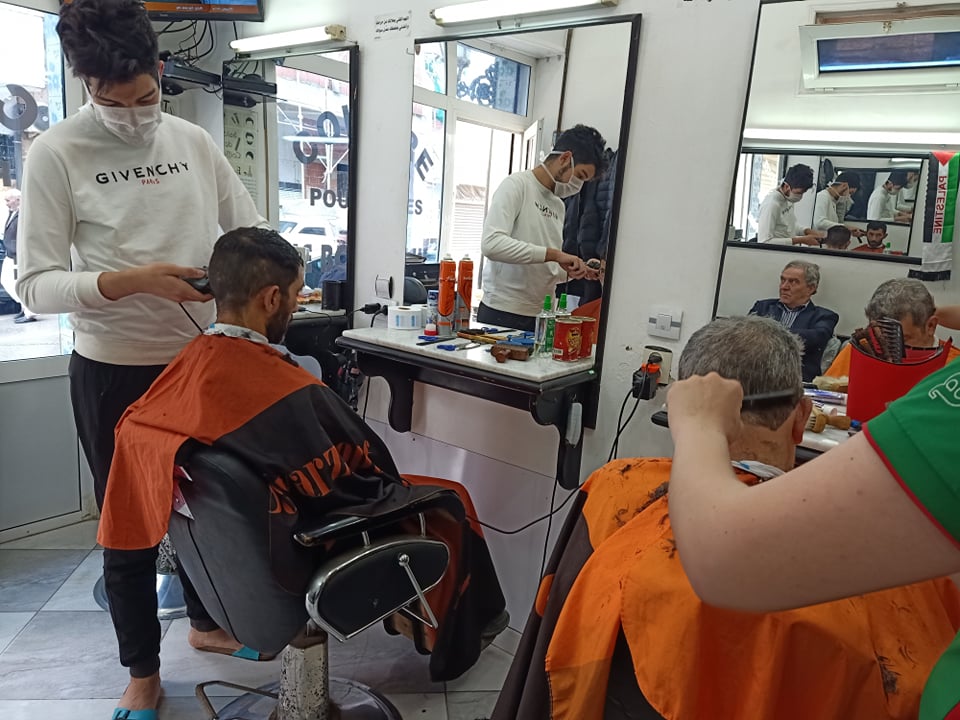 شروط مزاولة الحلاق وسائق الطاكس نشاطهم خلال الحجر