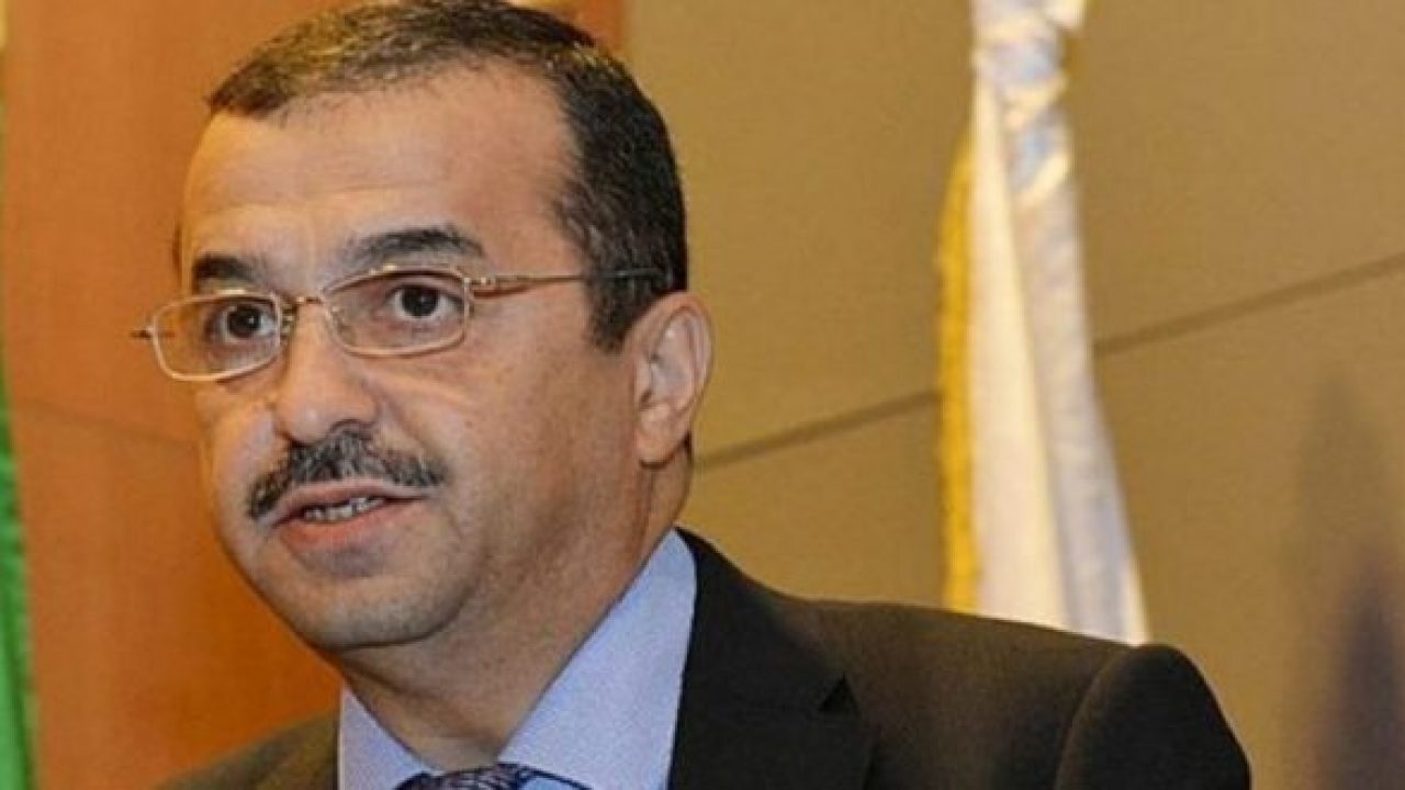 الجزائر تدعو إلى تخفيض فوري لإنتاج النفط 