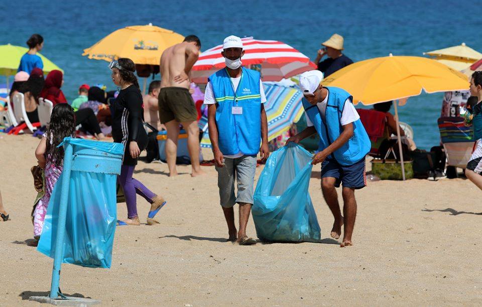 العاصمة: جمع 32.94 طن من النفايات بسواحل 17 بلدية