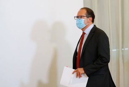 كورونا تطال وزير خارجية النمسا