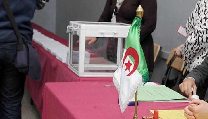 انطلاق الاستفتاء الدستوري في مراكز الدوائر الدبلوماسية