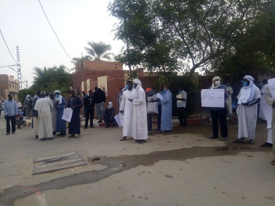 أدرار: احتجاج أولياء تلاميذ متوسطة أدغا