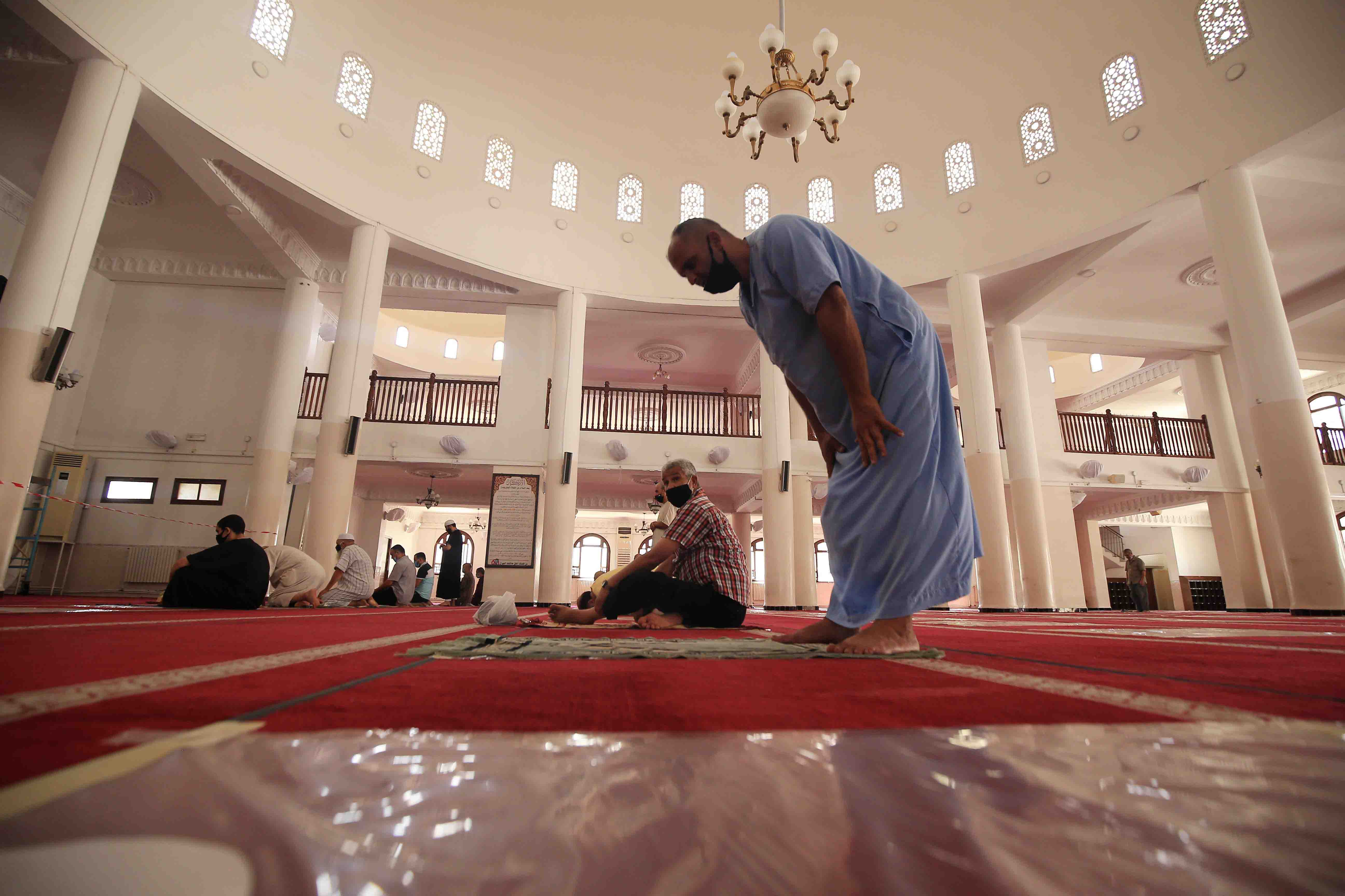 هذه هي مدة خطبتي الجمعة والصلاة