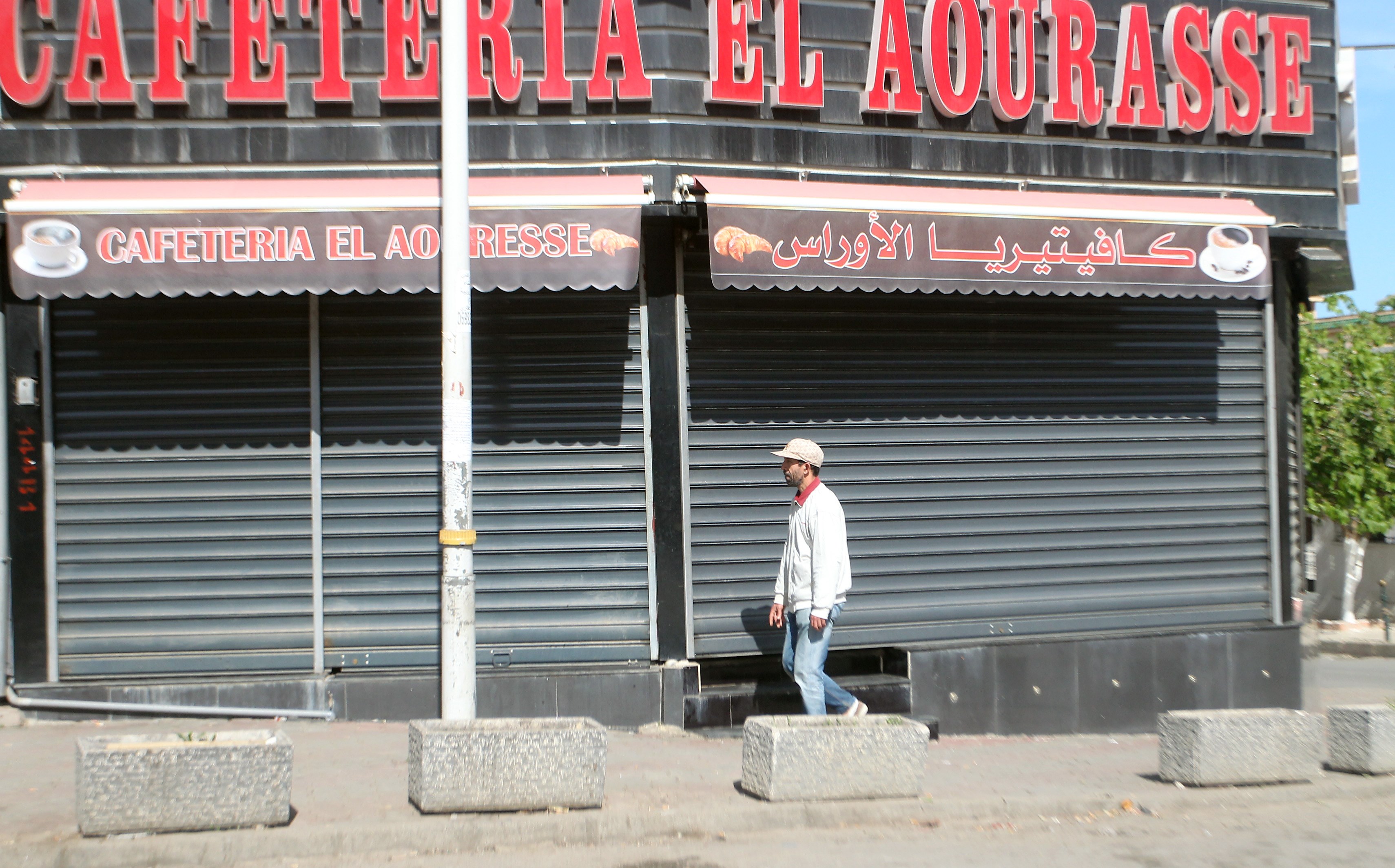 مطالب تشديد الحجر تتصاعد