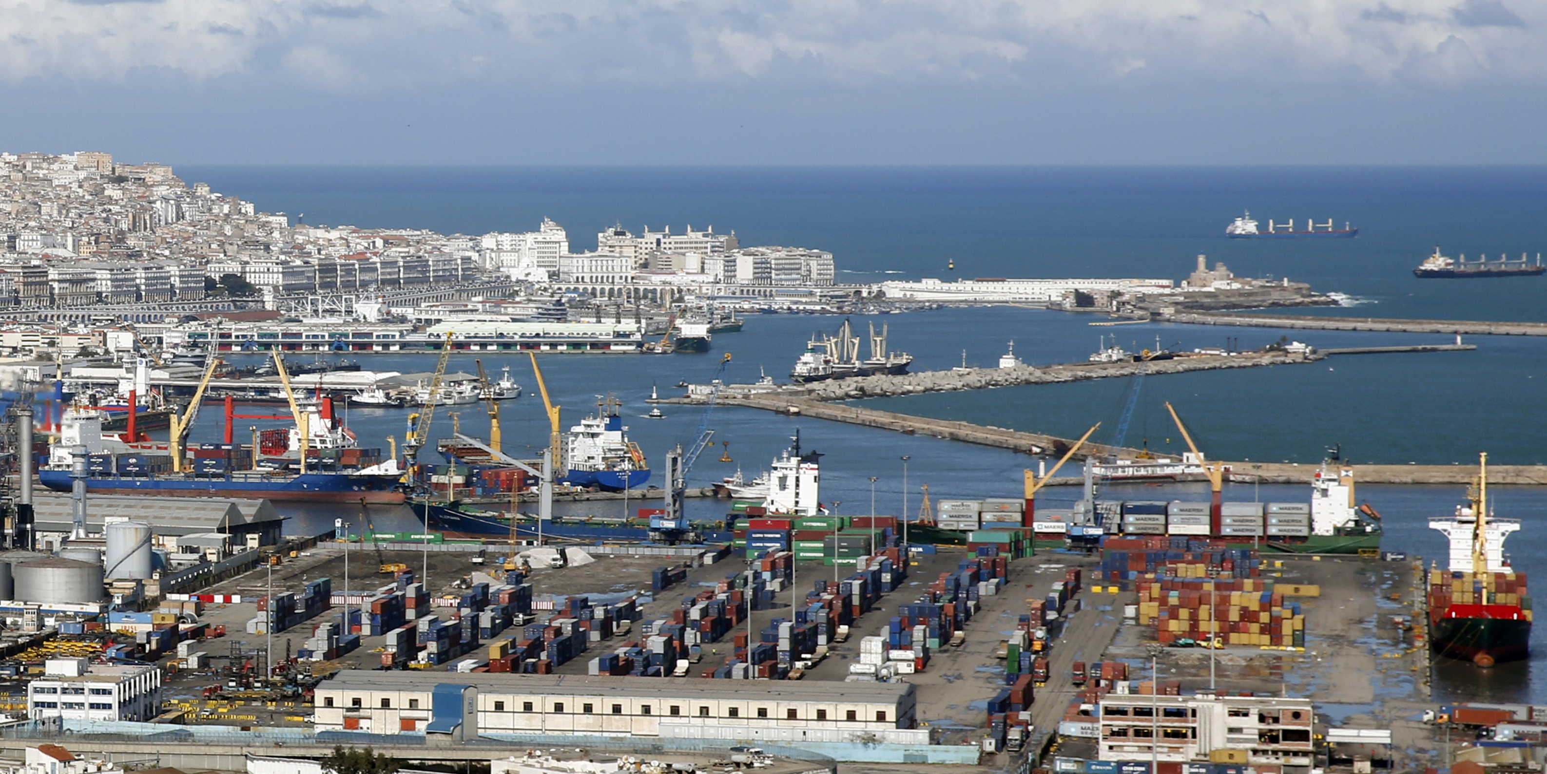 الجزائر: النمو الاقتصادي بلغ 0.8 بالمئة في 2019