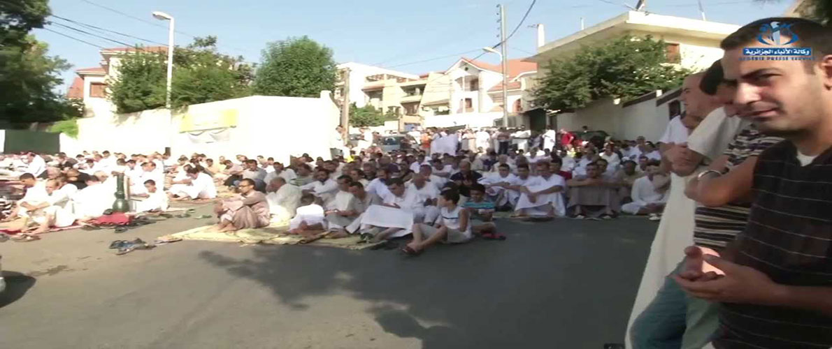 اللجنة الوزارية تدعو لتجنب الزيارات العائلية يومي العيد