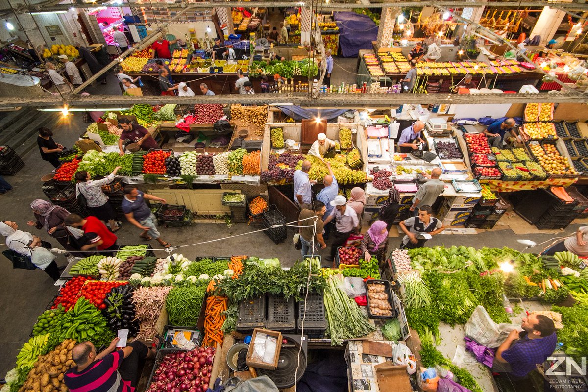 إمكانية غلق محلات بسوق 