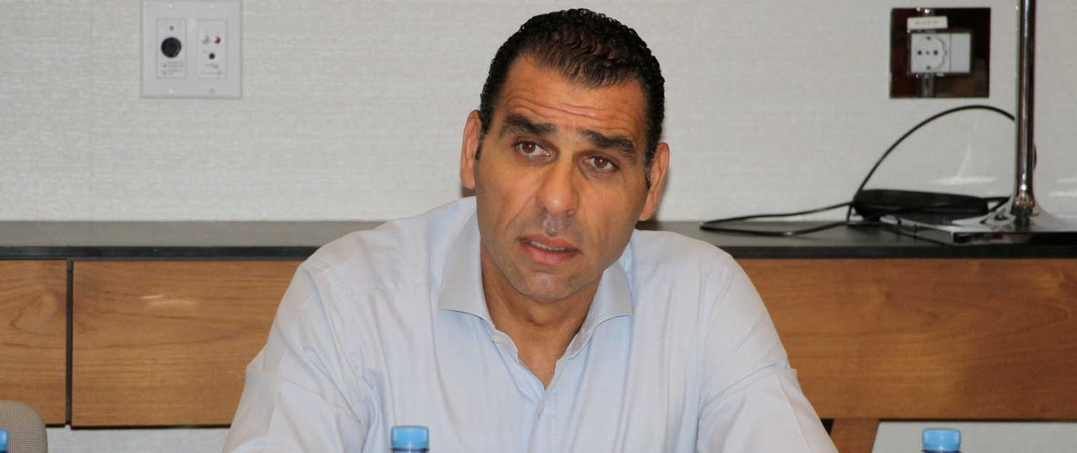 زطشي: استئناف المنافسة صعب وقريشي مطالب بالتعقل