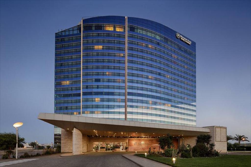 الشرطة تداهم فندق الشيراطون بوهران