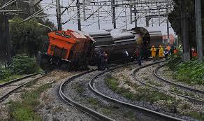 انحراف عربة قطار محمل بالفوسفات في سكيكدة