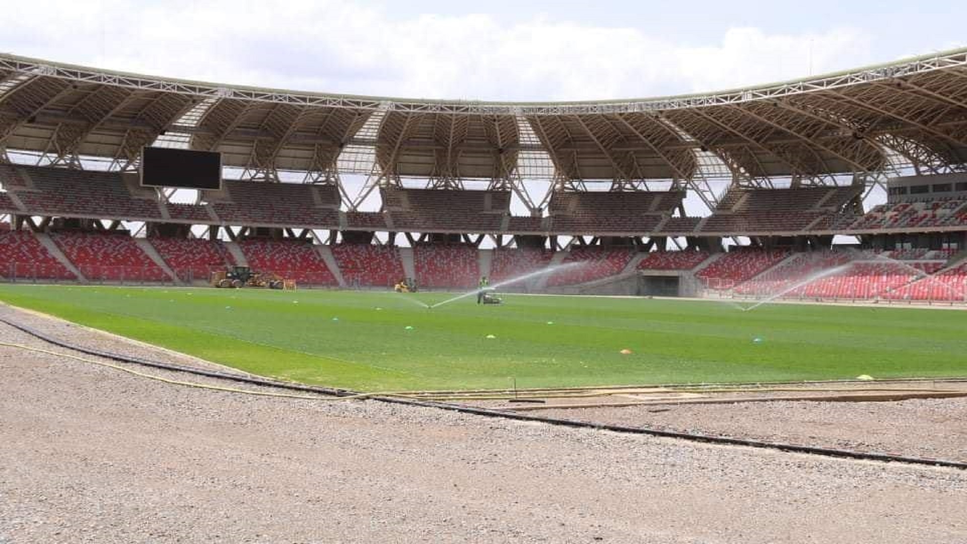 لجنة تأهيل الملاعب تضبط برنامجها