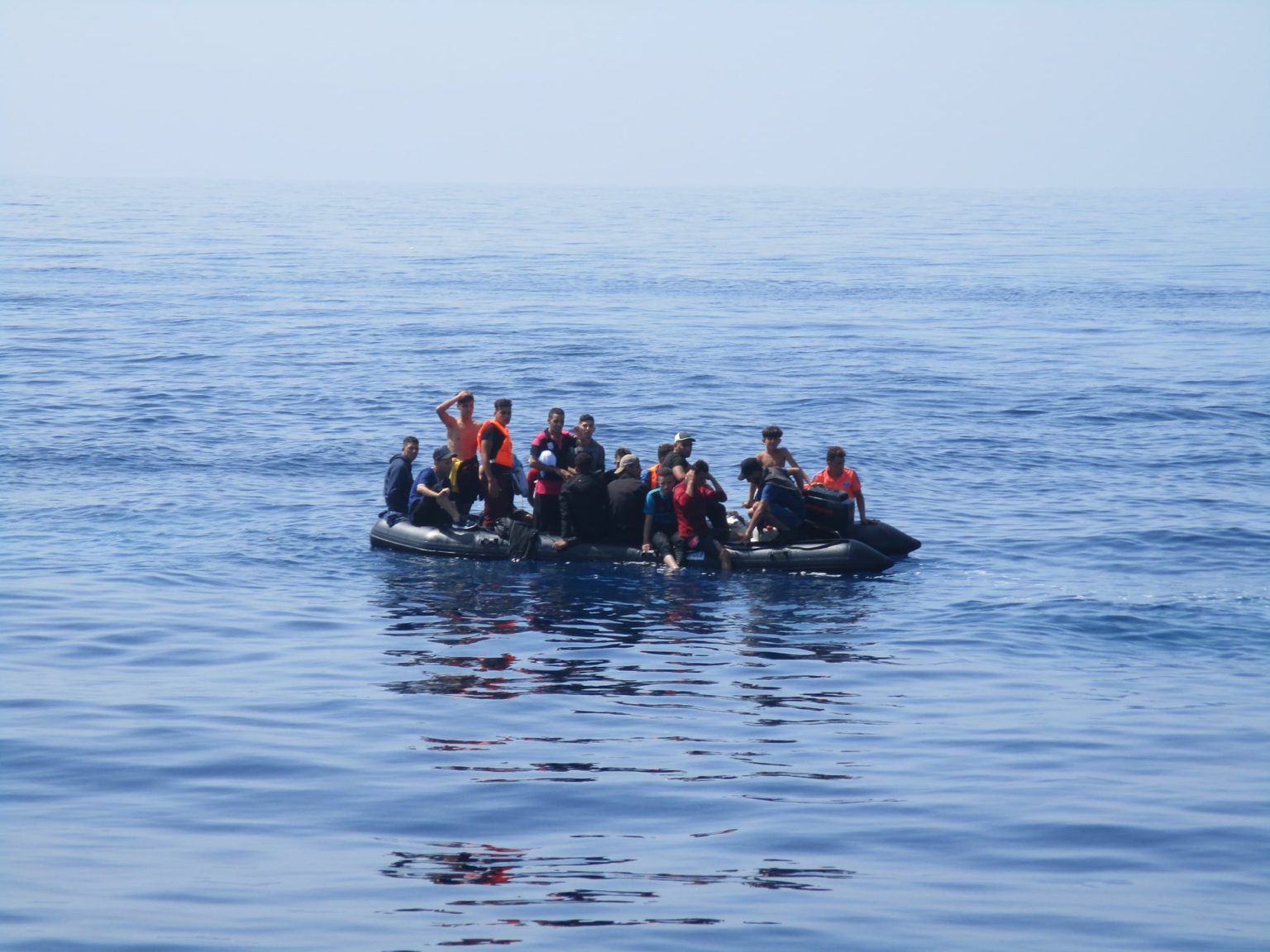 حرس السواحل ينقذ 485 