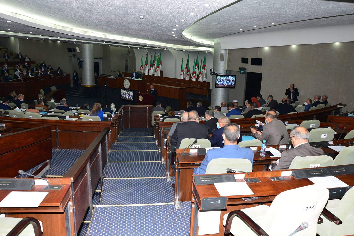 النواب ممتعضون من فرض مزيد من الرسوم