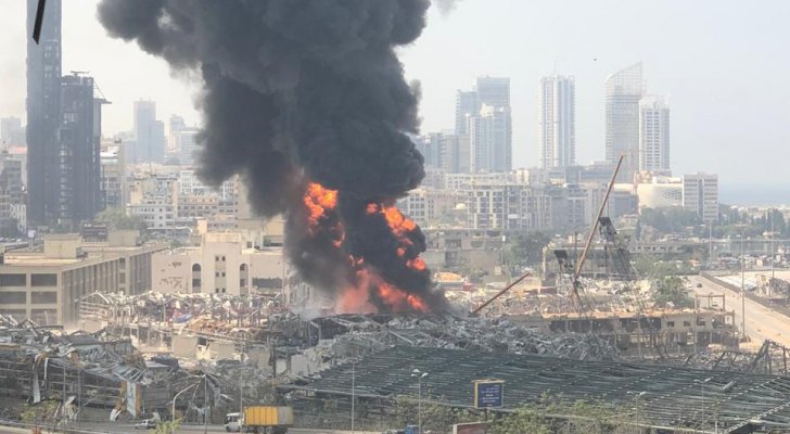 حريق في مرفأ بيروت