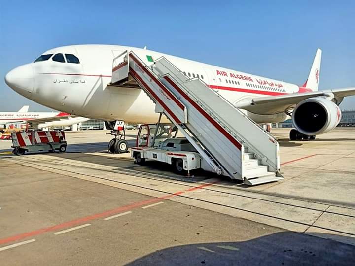 إجلاء الجزائريين العالقين بليل الفرنسية