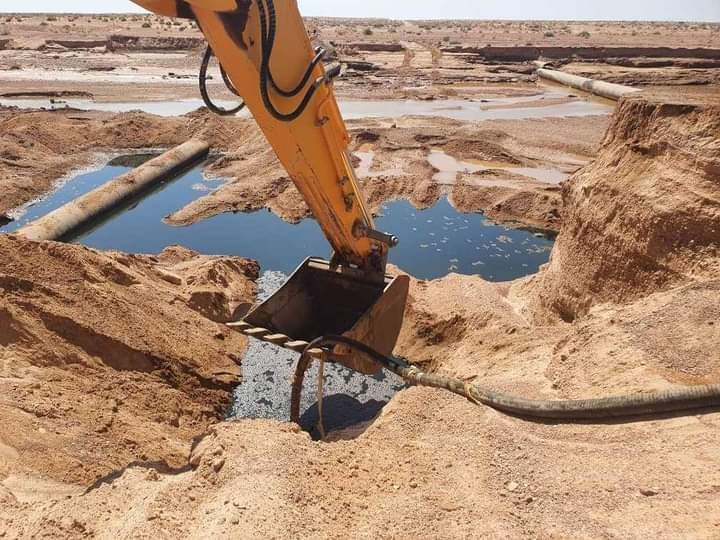 تسرب للنفط من أحد أنابيب البترول في تڨرت