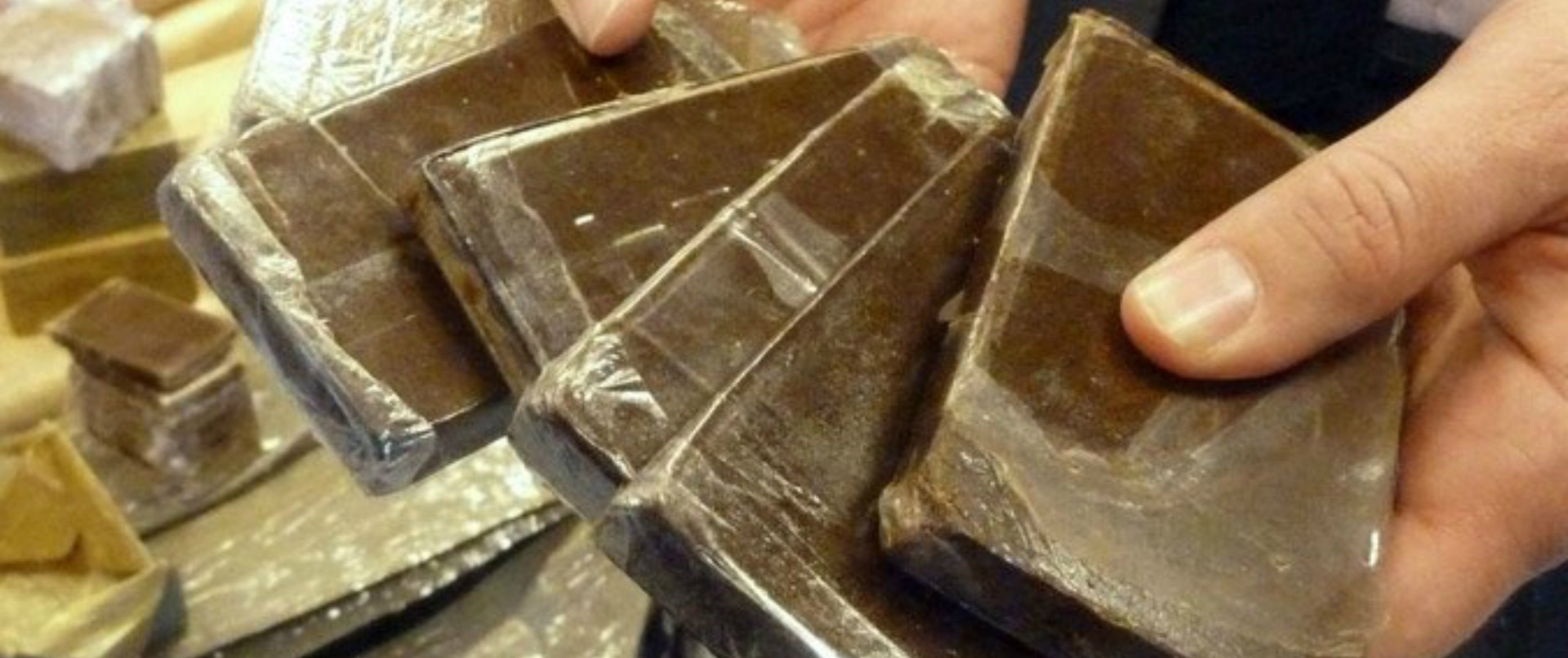 ضبط ثمانية قناطير من الكيف المعالج بالنعامة 