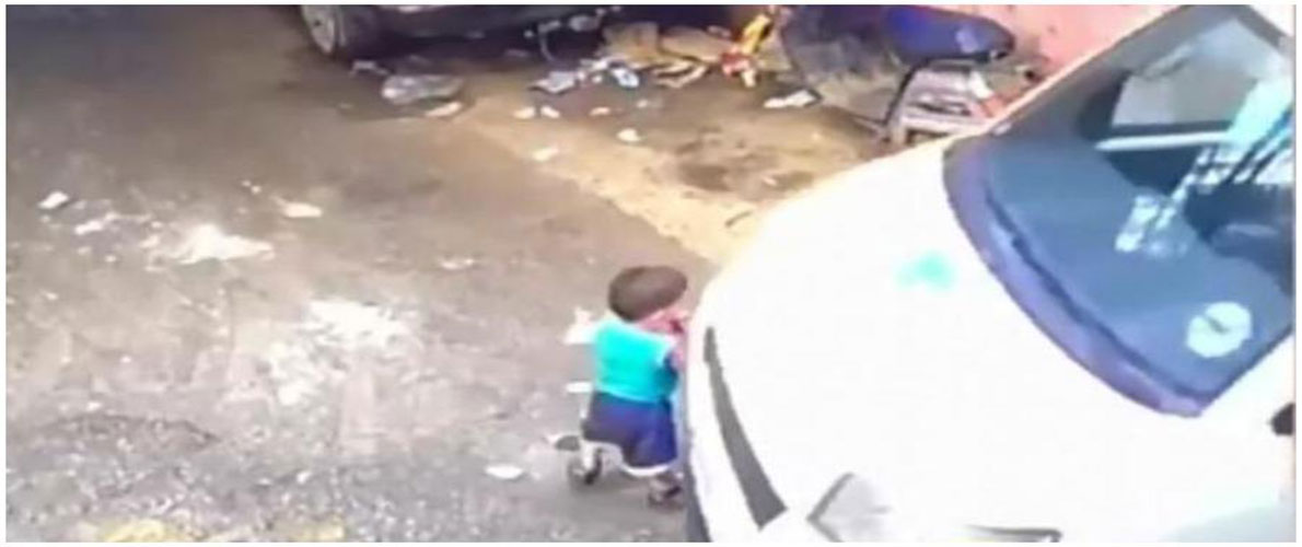 غليزان:مصرع طفل تحت عجلة مركبة والده