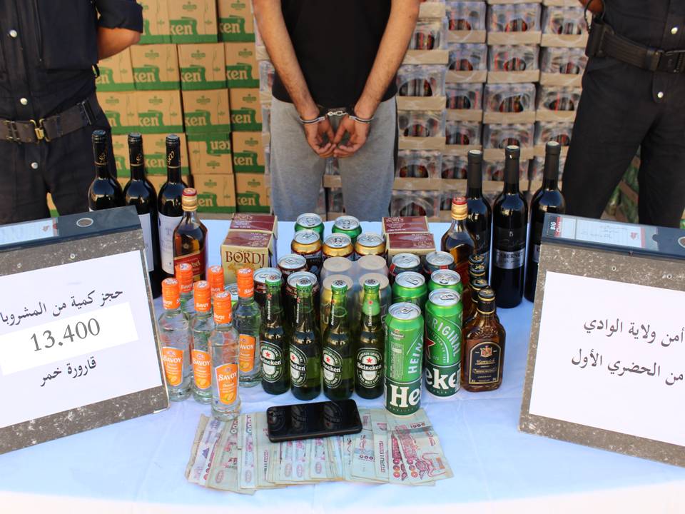 الوادي: حجز 28 ألف قارورة خمر و47 ألف كيس شمة