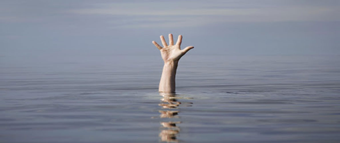 انتشال جثة غريق والبحث متواصل عن مفقودين بشاطئ بوهارون