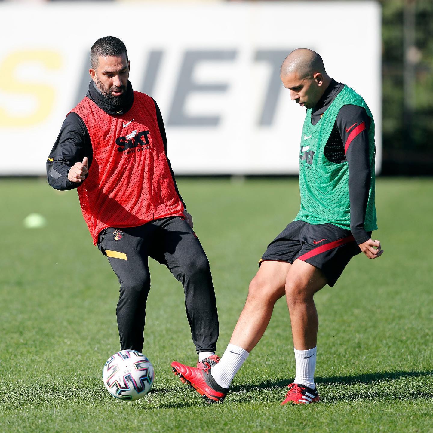 فغولي يواصل مطاردة شنايدر