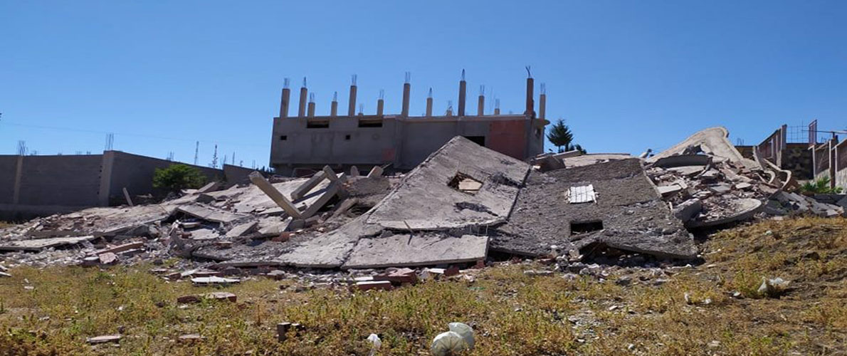 البناء الفوضوي والتواطؤ مع بارونات العقار سبب الدمار بالخربة