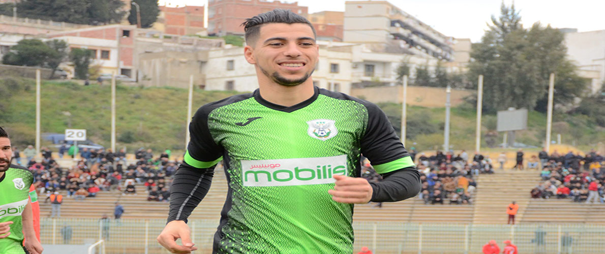 بلقاسمي يمضي في اتحاد الجزائر لثلاث سنوات 