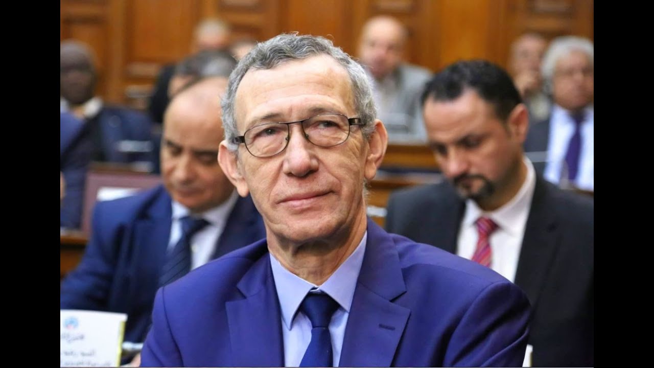 وزير الإتصال يتهم 