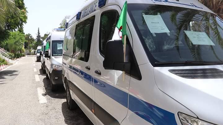 توزيع 5 سيارات إسعاف بالمدية