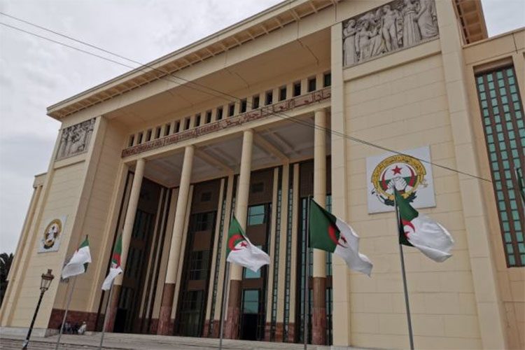 مشاورات قطاعية للرفع التدريجي للحجر 