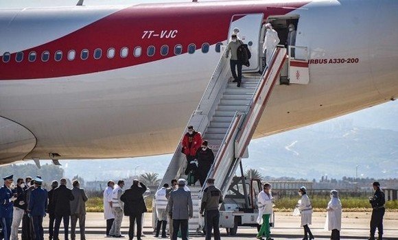 رحلات إجلاء العالقين تصل اليوم إلى مطار الجزائر