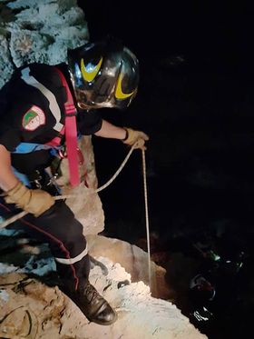 انتشال شاب سقط في منطقة صخرية بتيبازة