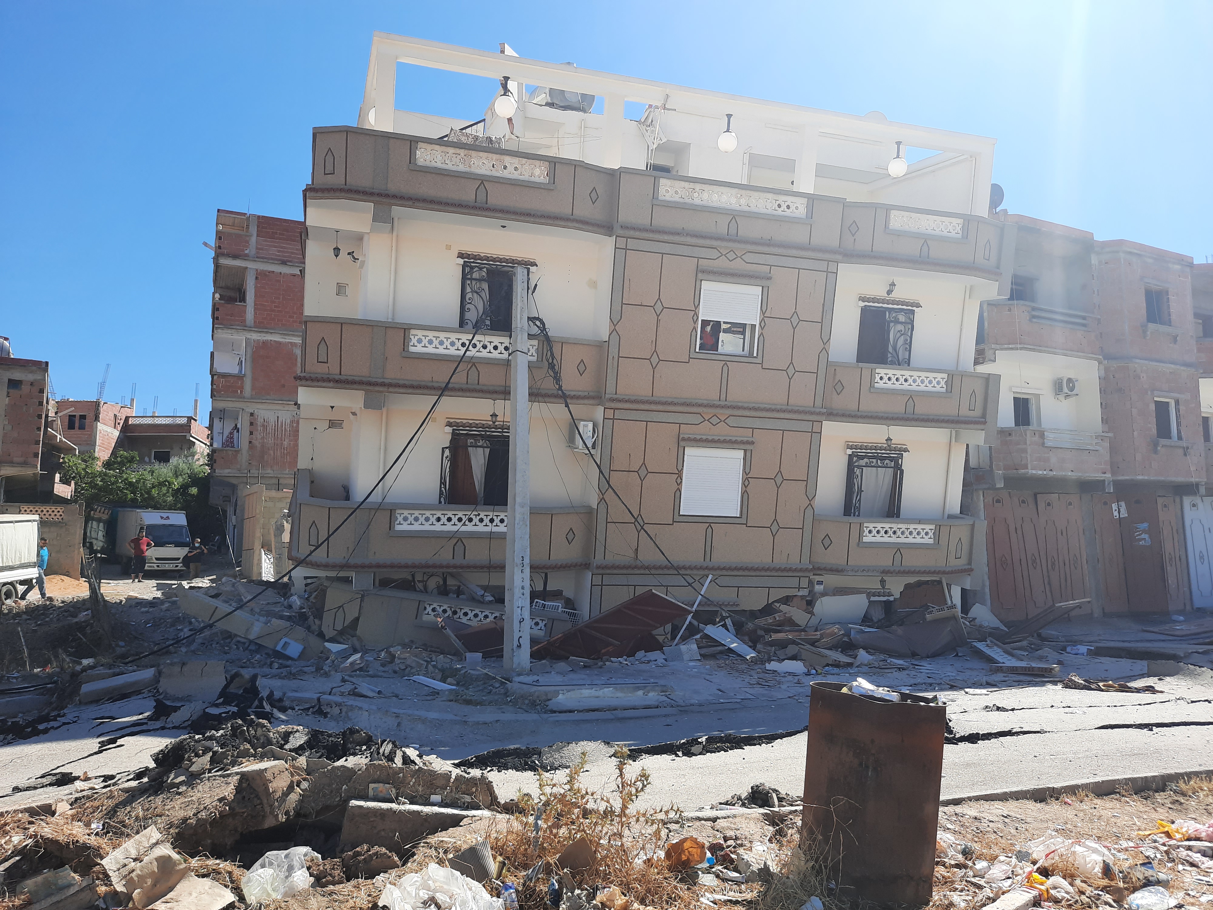 ميلة: توزيع السكنات على المتضررين من الزلزال