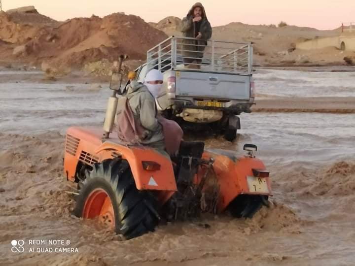 إنقاذ 05 أشخاص حاصرتهم مياه وادي بودرين بالجلفة