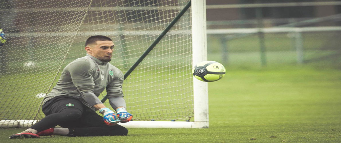  الحارس قندوز يوقع لاتحاد الجزائر 