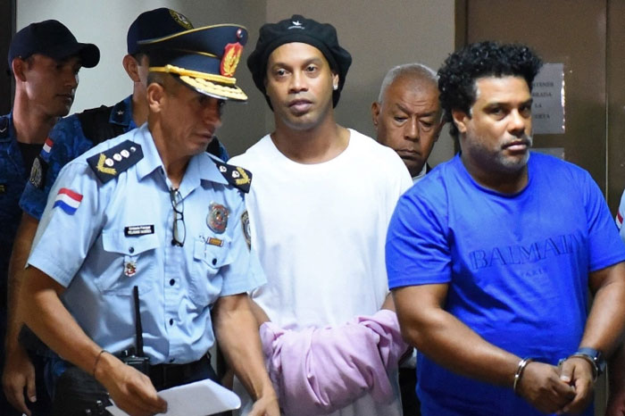 رونالدينيو يقترب من الحرية