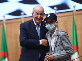 الرئيس تبون يتمنى للتلاميذ دخولا مدرسيا موفقا