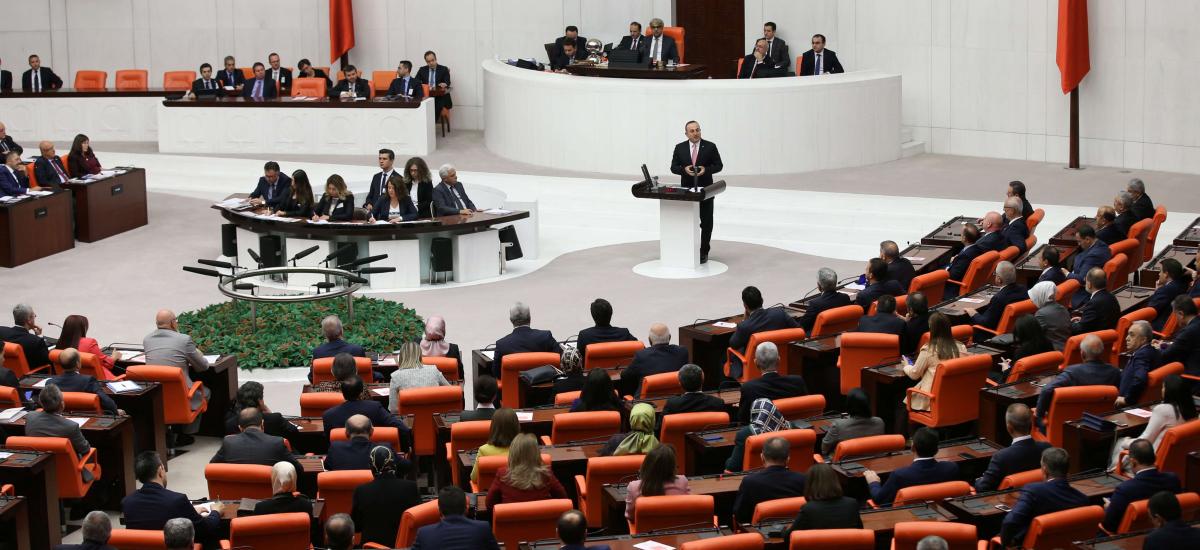 البرلمان التركي يتوحد ضد العقوبات الأمريكية