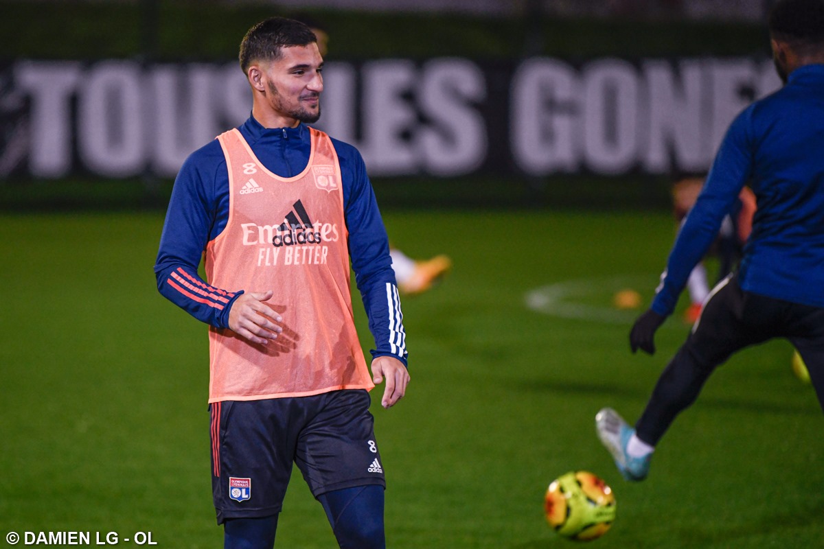 الإصابة تبعد عوار مجددا عن الديكة