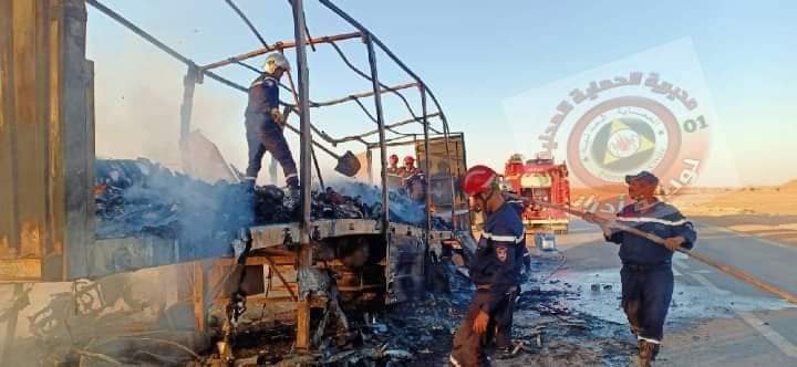 أدرار: احتراق شاحنة على طريق تميمون